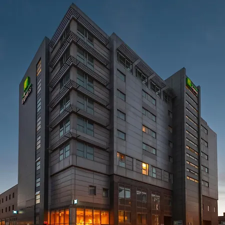 Holiday Inn Express Swindon City Centre By Ihg-3