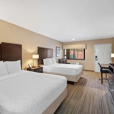 Best Western Cedar Inn-3