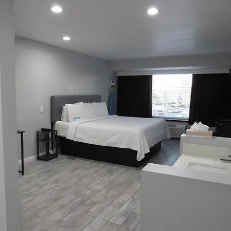 Capri Suites Anaheim-3