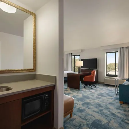 Hampton Inn & Suites San Marcos-2