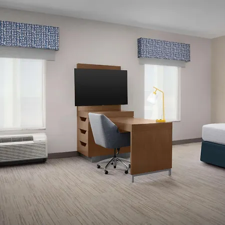 Hampton Inn & Suites Williston-3