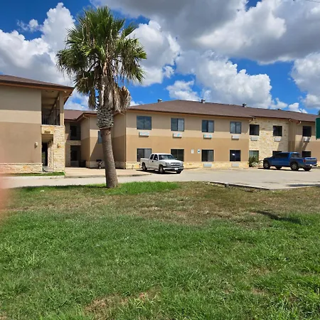 Karnes City Lodge-2
