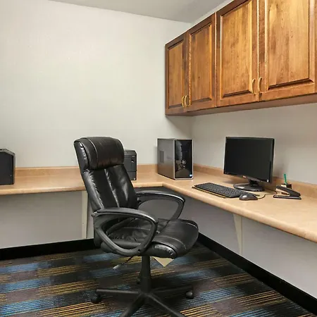 Quality Inn & Suites Fort Madison Near Hwy 61-3