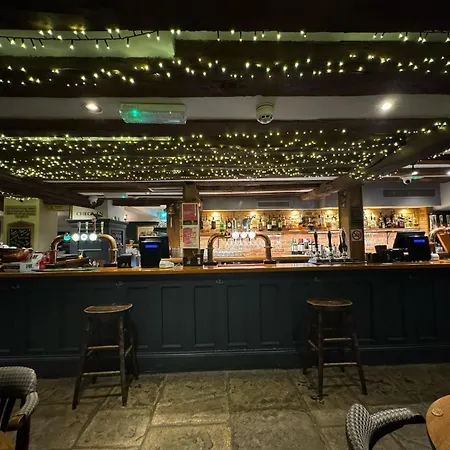 Oyo The Greyhound Inn-3