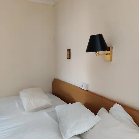 Inglewood Palm Hotel, Abbey Sands Torquay-3