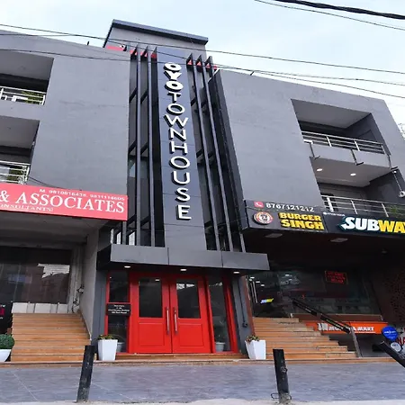 Townhouse Rudra Inn Near Chhatarpur Metro Station-3
