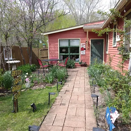 Betty Lous Garden-3