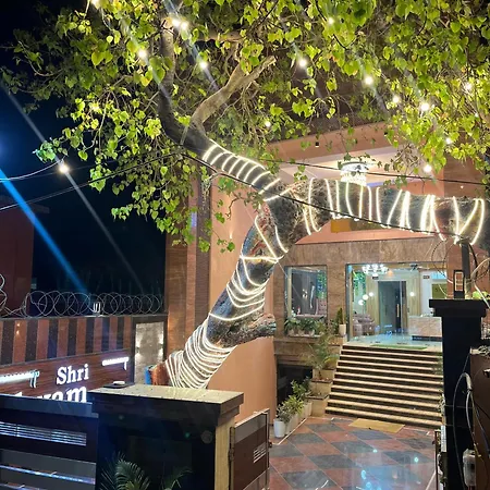 Shri Shyam Hotel, Near Harkipauri-2