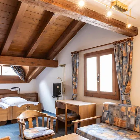 Hotel Chesa Grischa-2