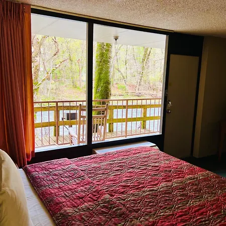 Newfound Lodge On The River-3