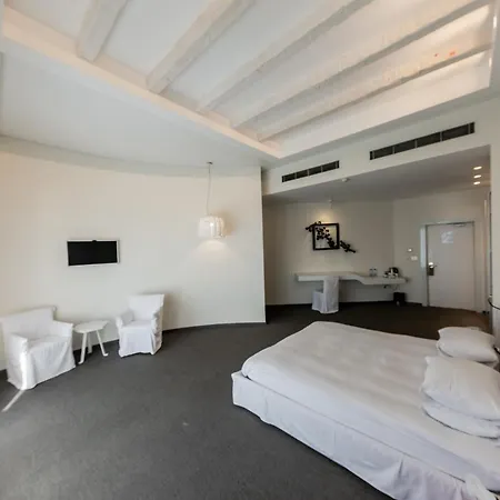 Miramar Hotel Resort And Spa-2