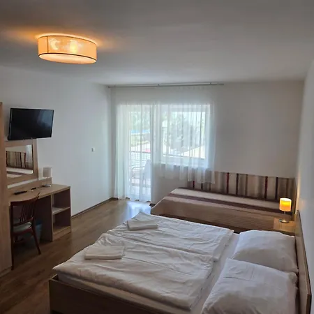 Ádám Apartmanház-2