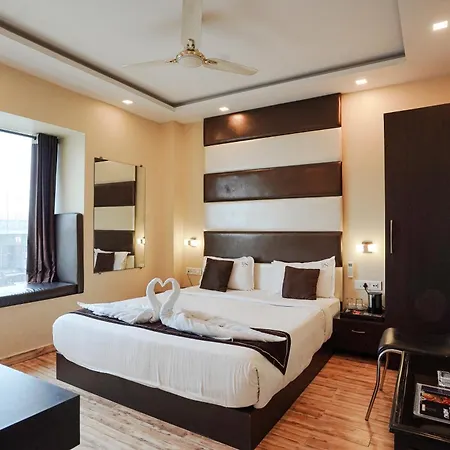 Hotel Sheldon International Near Science City-3