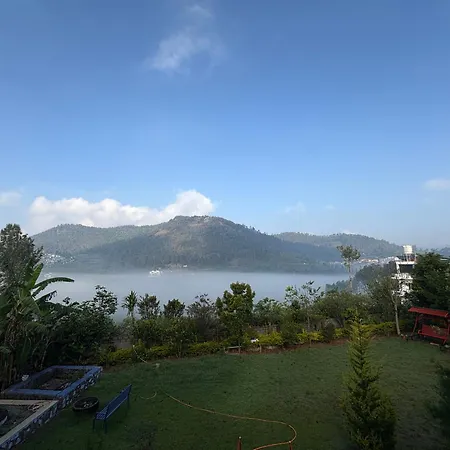 Vignesh Holiday Inn-3