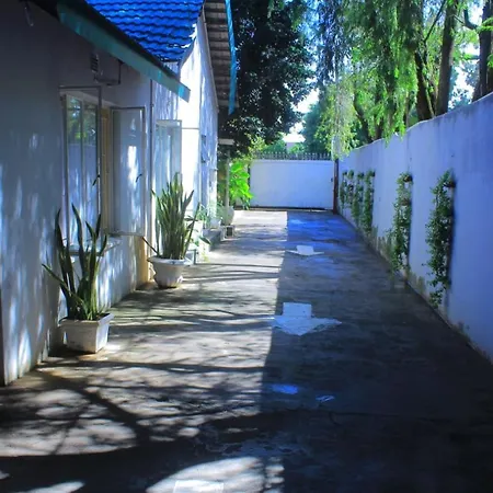Creg Guest House Rustenburg-2