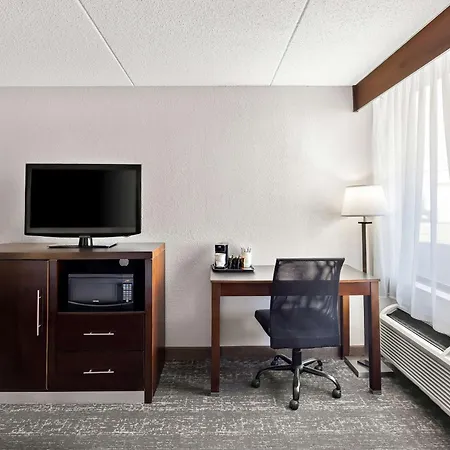 Best Western Luxbury Inn Fort Wayne-3