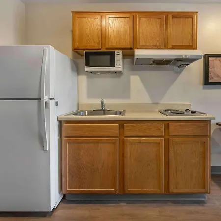 Woodspring Suites Springdale-3
