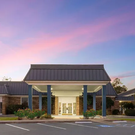 Days Inn By Wyndham Hinesville Near Fort Stewart, Newly Renovated, Free Hot Breakfast, Restaurant And Bar-2