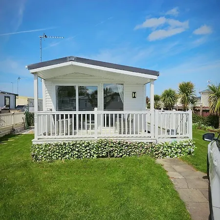 Lyons Robin Hood Lodge Rhyl-2