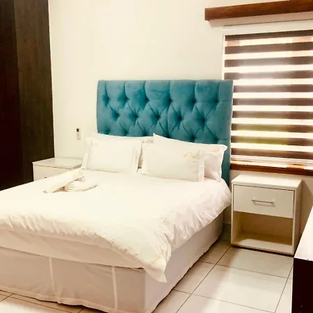Victoria De Giron'S Place & Guesthouse-2