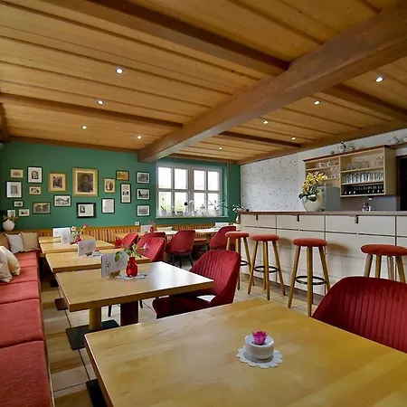 Café und Hotel Zum Grünen Baum-2
