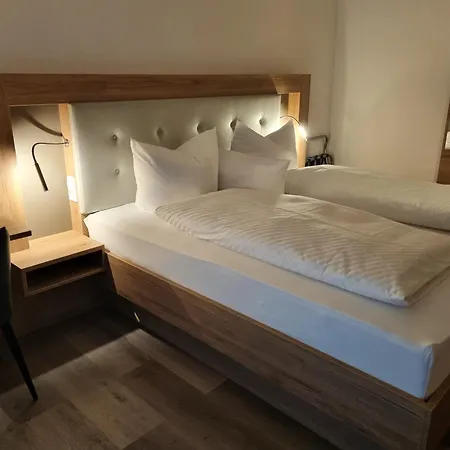 Hotel Julia am Deich-3