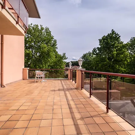 Hotel La Perla D'Olot-3