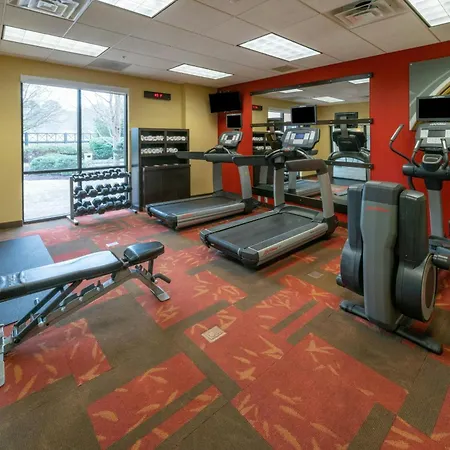 Courtyard By Marriott Salisbury-3