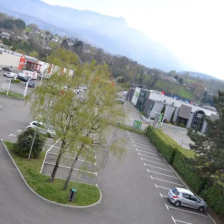 Ibis Chambery-2