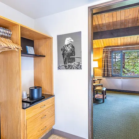 Glacier Bay Lodge-3
