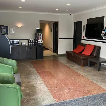 Ramada By Wyndham Laval-3