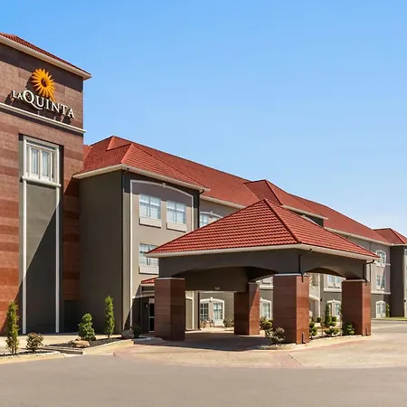 La Quinta By Wyndham Shawnee-3