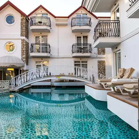 Pinehill Hotel & Suites-3