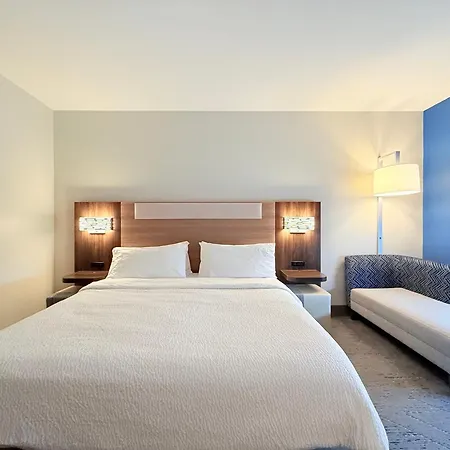Holiday Inn Express Kenedy By Ihg-3