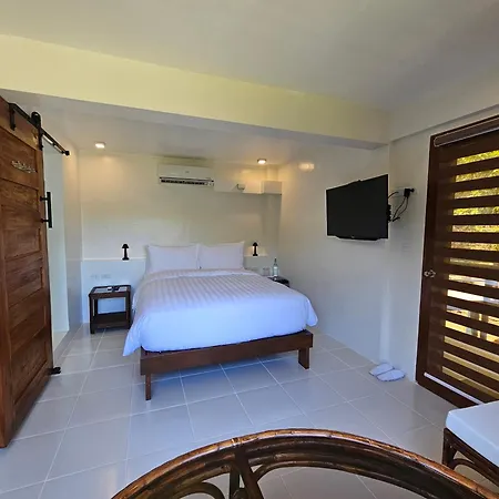 Edgewater Dive & Spa Resort-2