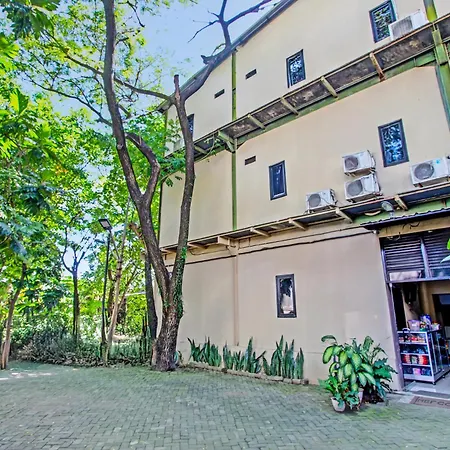 OYO Life 2928 Rumah Ceria-3