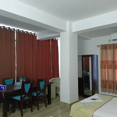 Hotel Living International-3