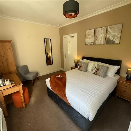 Glenroy Guest House-3