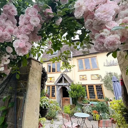 The Secret Garden Rooms-3