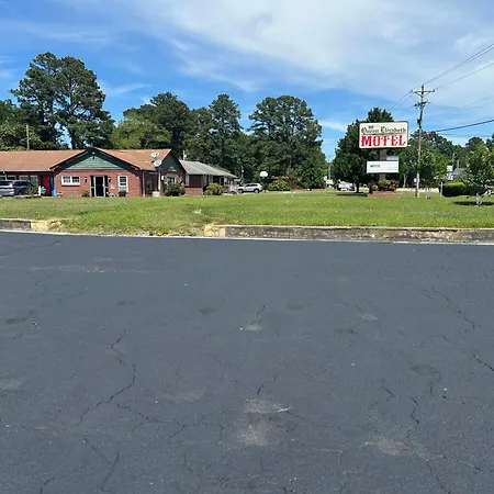 Queen Elizabeth Motel-2