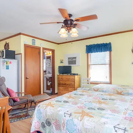 The Pelican Hidden Treasure Inn Room 2 By Bryant Real Estate-2