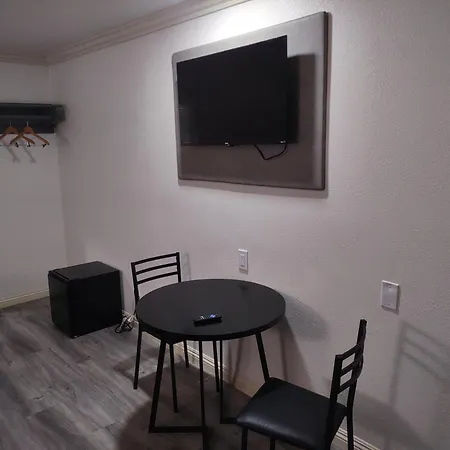 Crzy 8 Motel-3