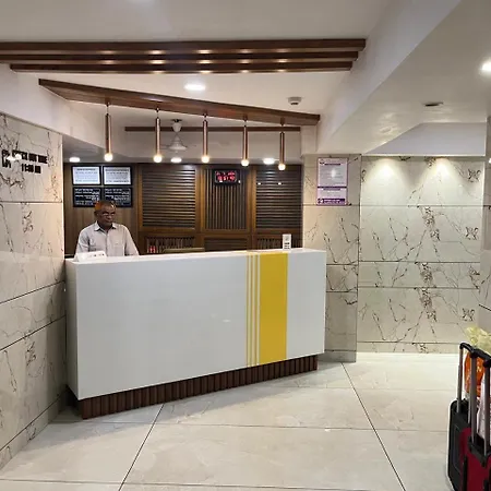 Hotel Golden Plaza Surat-2