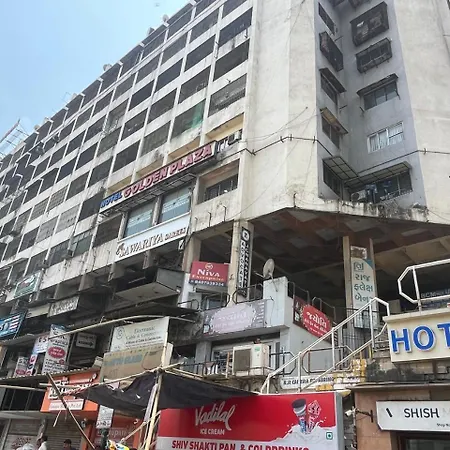 Hotel Golden Plaza Surat-3