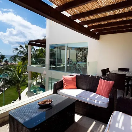 The Elements Oceanfront & Beachside Condo Hotel-3