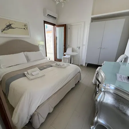 Elamar Rooms & Apartment-2