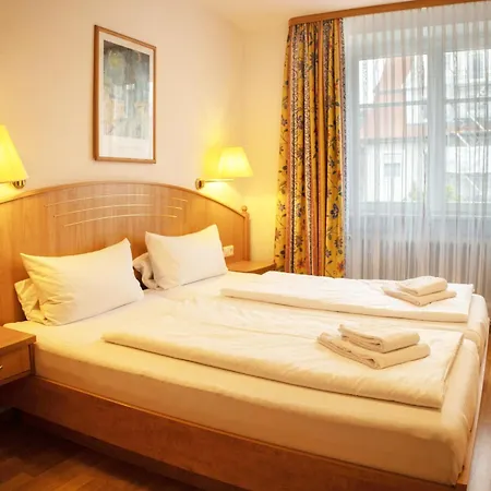 Hotel Moeve Garni-3