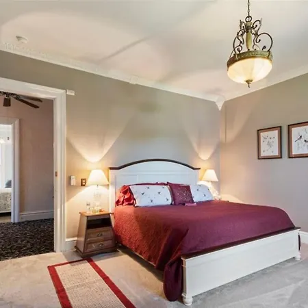 Tillinghast Manor Bed & Brunch-2