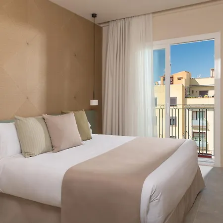 Aqua Hotel Bertran Park-2