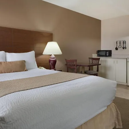 Days Inn By Wyndham Dalhousie-3